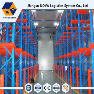 Lái xe hạng nặng trong Pallet Racking từ Nova