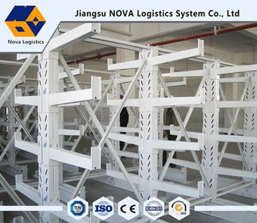 Giá đỡ đúc hẫng ổn định của một cánh tay hoặc đôi