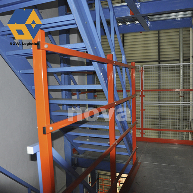 Nền tảng sàn kim loại Steem Duty Duty và giá đỡ sàn Mezzanine từ Nova