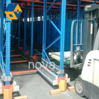 Hệ thống vận chuyển giá đỡ pallet mật độ cao trong kho tự động